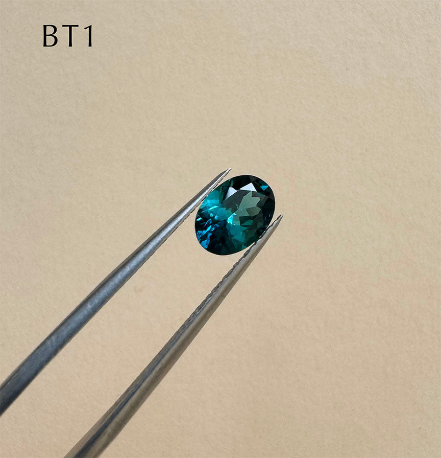 Gemstone Onda Ring