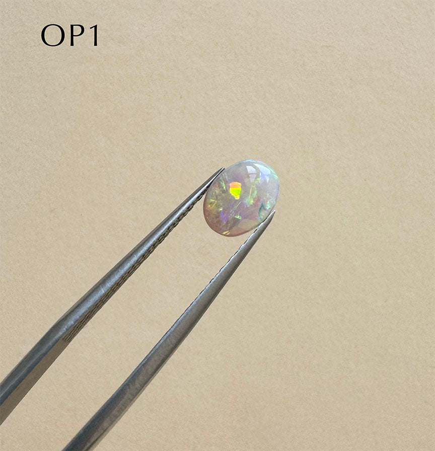 Gemstone Onda Ring